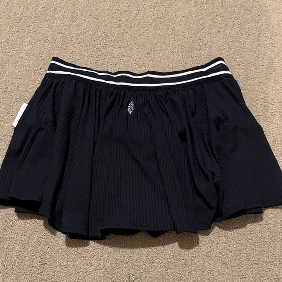 🆕 FP Movement by Free People Black Skort with Pockets. L. NWT!💥 - Picture 3 of 7